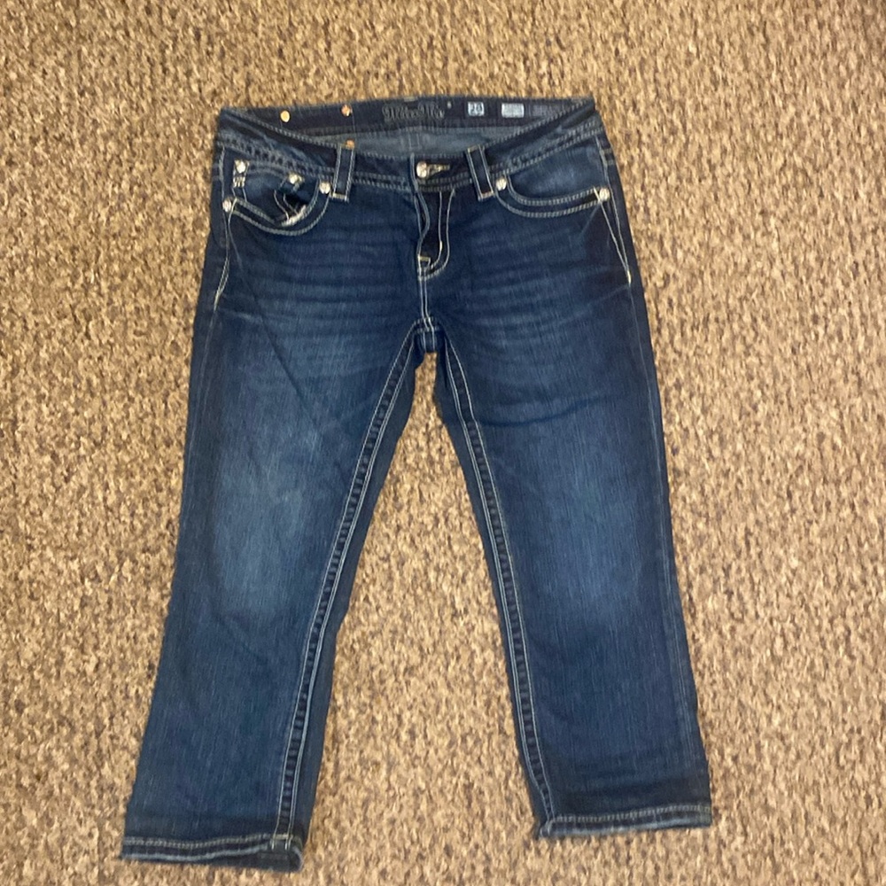 Women’s Miss Me cuffed Capri
